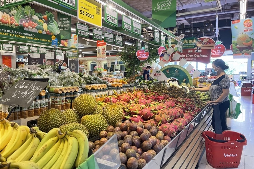 Nhiều cửa hàng tiện lợi, siêu thị đã được phép mở cửa đón khách hàng mua trực tiếp