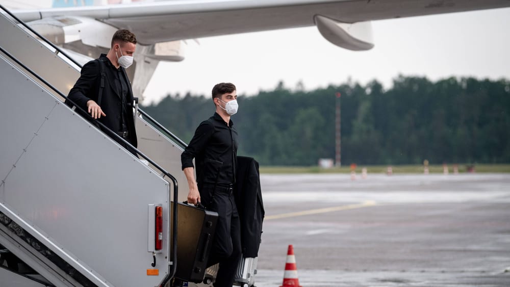 Rất may các cầu thủ Đức có mặt trên chuyến bay đều an toàn
