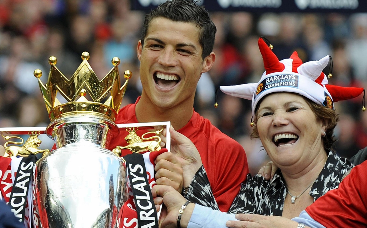 Mẹ Ronaldo muốn anh quay trở lại đội trẻ Sporting ở những năm cuối