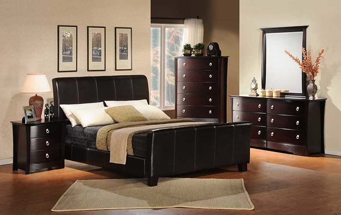Người mệnh Thủy có thể dùng giường kim loại hoặc giường gỗ