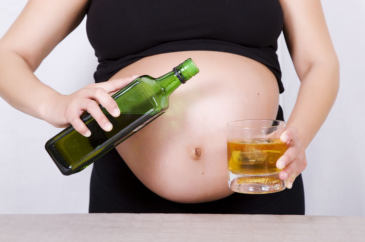 Không sử dụng rượu bia trong giai đoạn mang thai